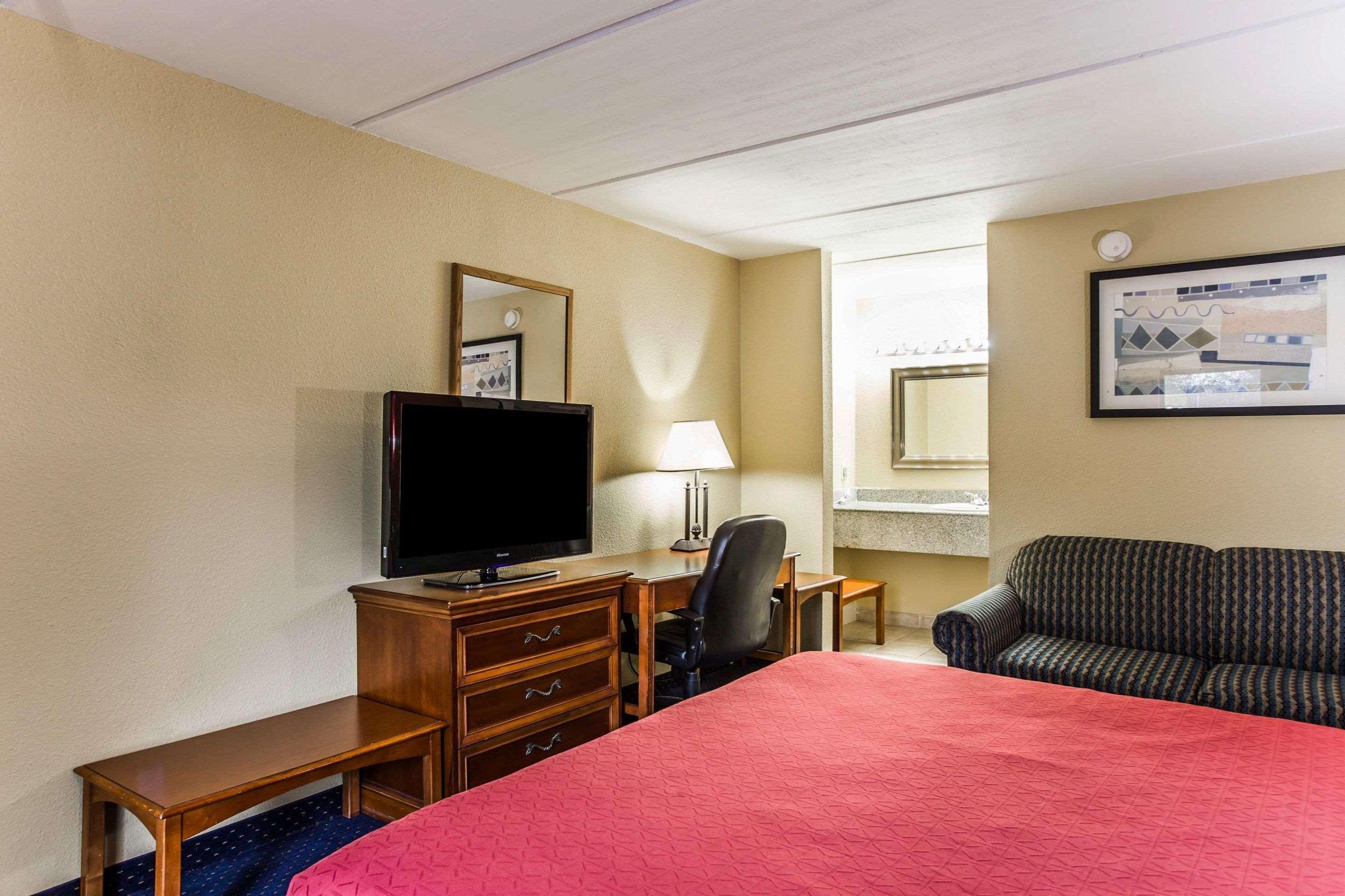 Rodeway Inn Charlotte Downtown Kültér fotó